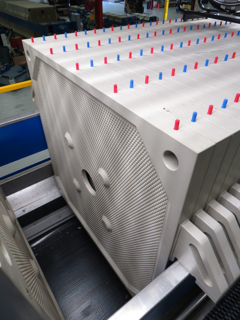 Non-Gasketed Recessed Chamber Filter Plates in a Filter Press